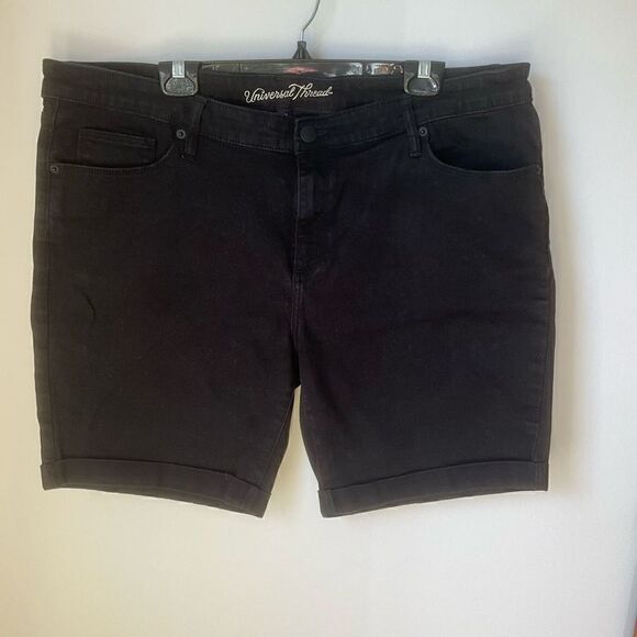Universal Thread Black Jean Shorts, 20WR - Picture 4 of 7